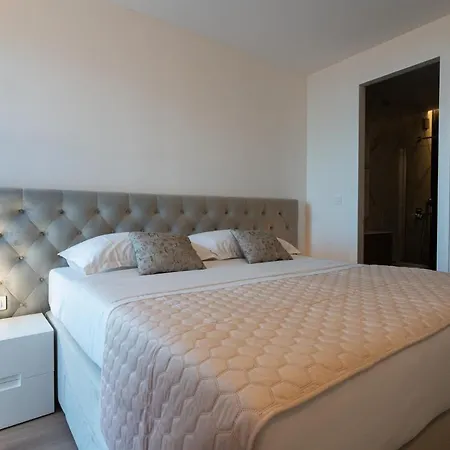 شقة Luxurious In أوباتيا