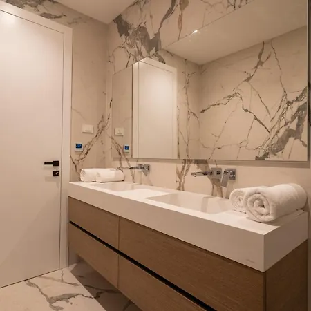 Luxurious In أوباتيا
