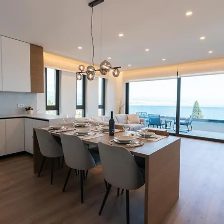 Luxurious In Οπατία