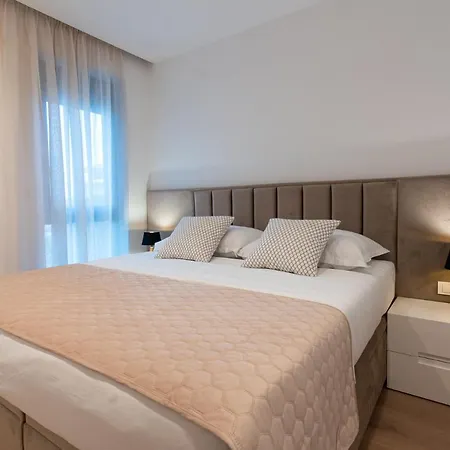 Luxurious In Οπατία